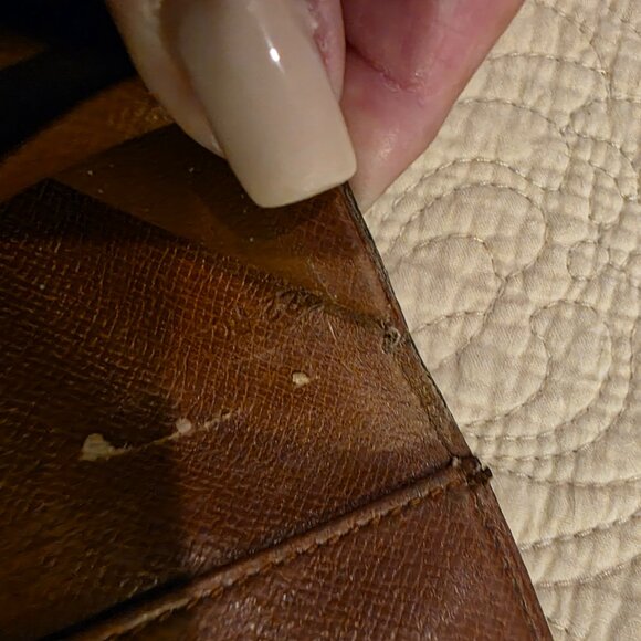 Louis Vuitton Checkbook Cover Pre-Loved - Picture 7 of 7